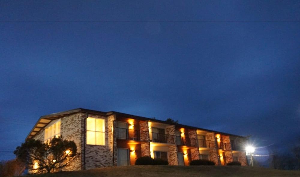 Travelodge By Wyndham Wytheville Exterior photo