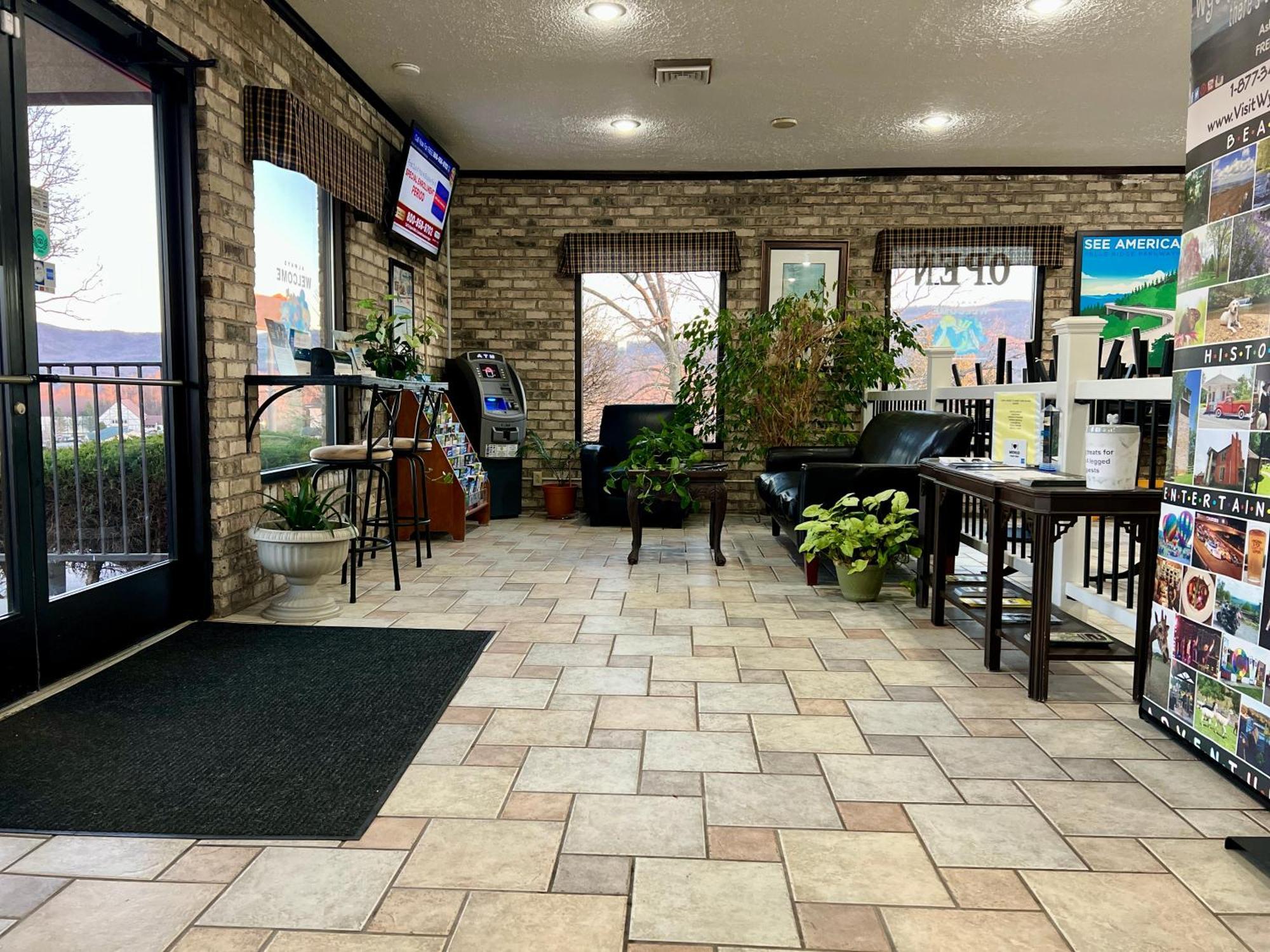 Travelodge By Wyndham Wytheville Exterior photo